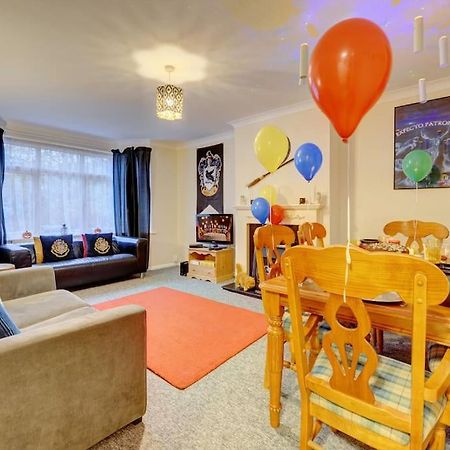 Harry'S House Apartment Watford  Bagian luar foto