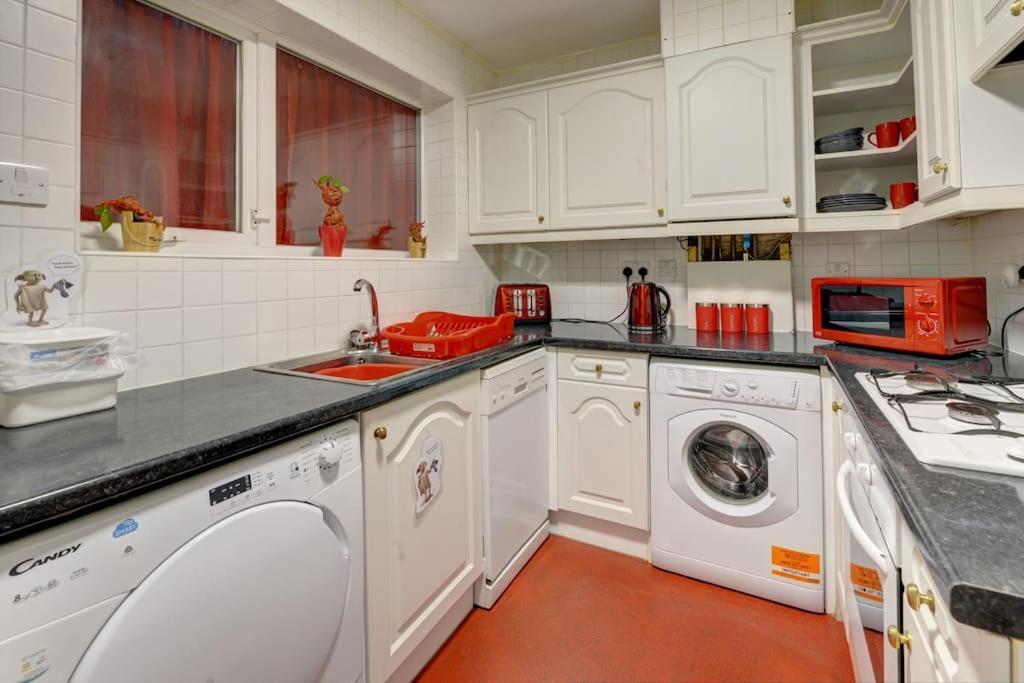 Harry'S House Apartment Watford  Bagian luar foto