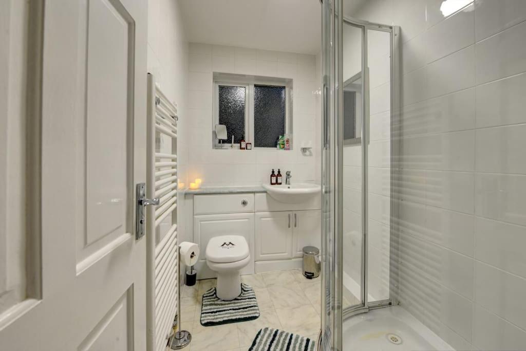 Harry'S House Apartment Watford  Bagian luar foto