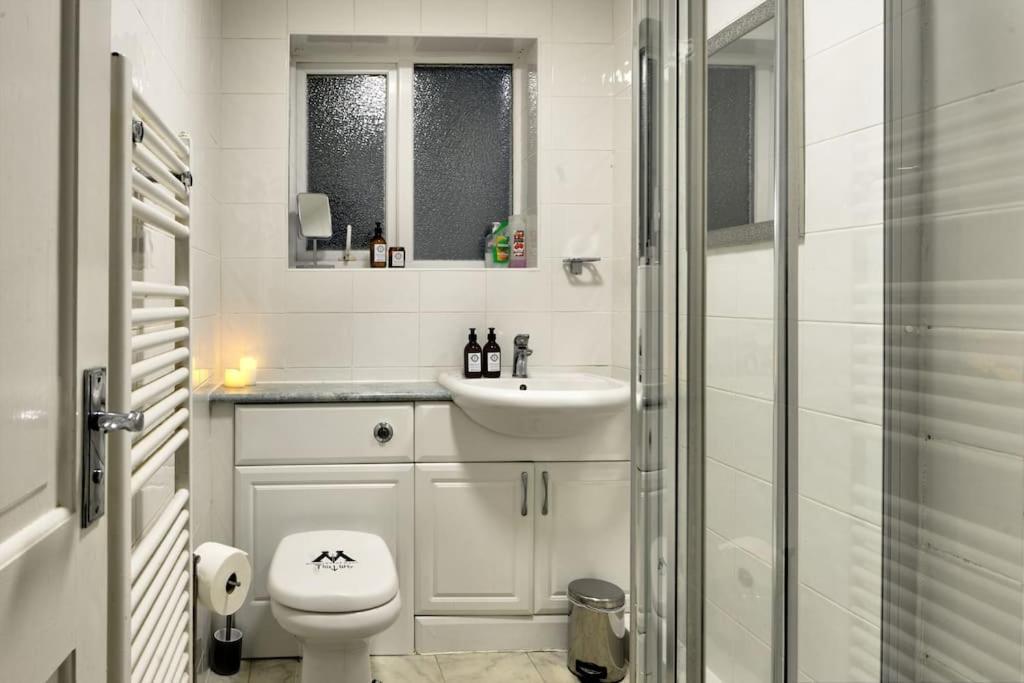 Harry'S House Apartment Watford  Bagian luar foto