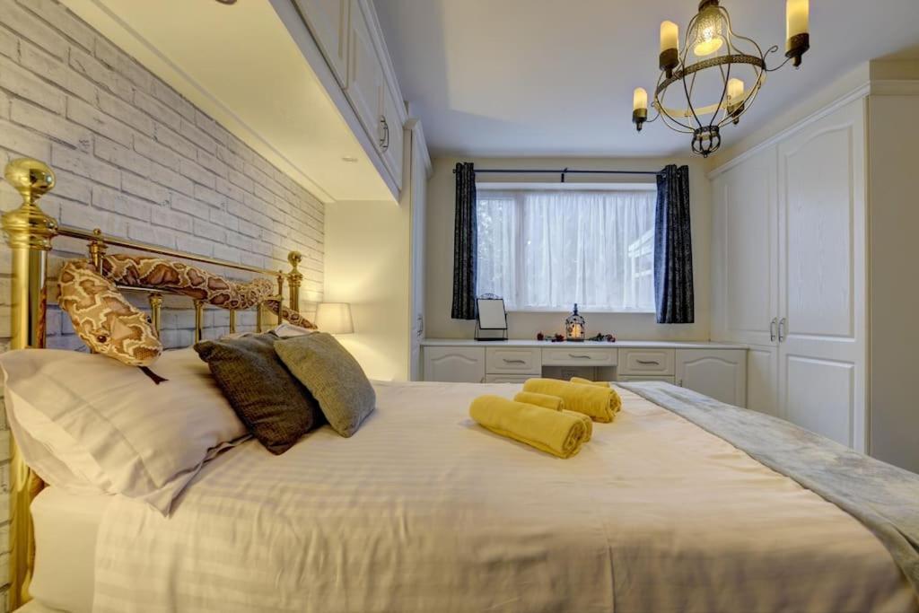 Harry'S House Apartment Watford  Bagian luar foto