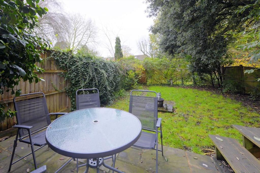 Harry'S House Apartment Watford  Bagian luar foto