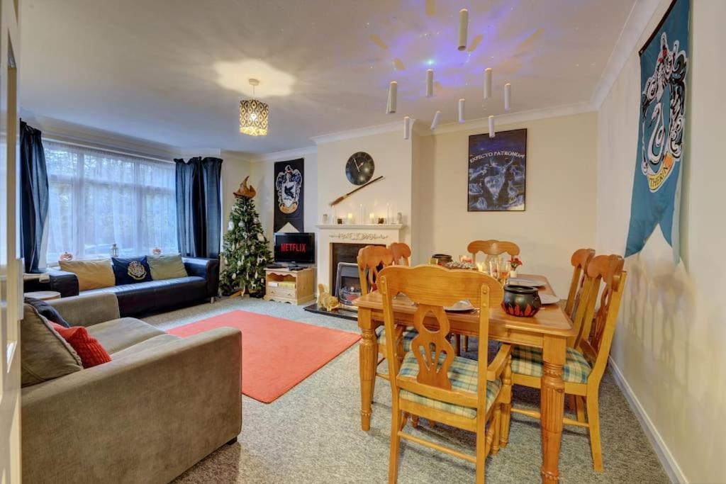 Harry'S House Apartment Watford  Bagian luar foto