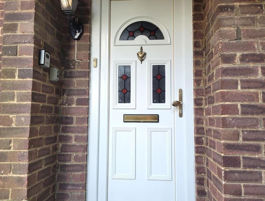 Harry'S House Apartment Watford  Bagian luar foto